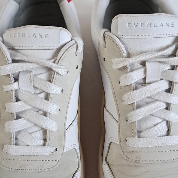 Everlane ReLeather Court sneaker lace up white, tan, with red heel sz6.5 - Picture 3 of 14